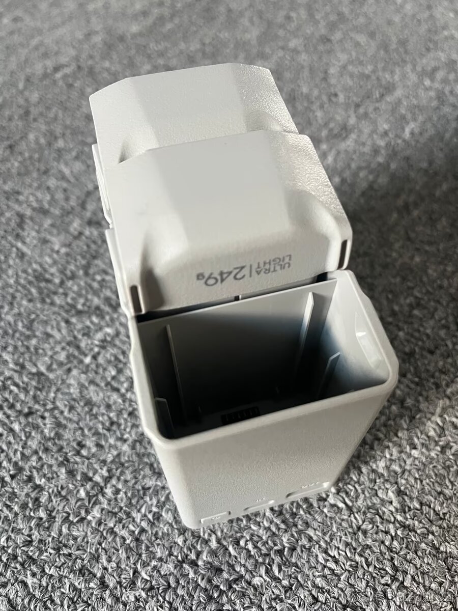 Dron DJI Mini 3 Pro se smart ovladačem a příslušenstvím - 6