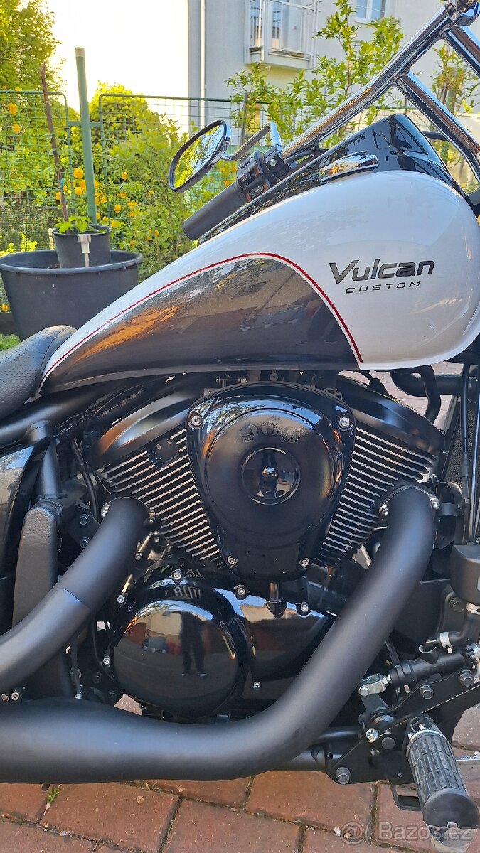Kawasaki Vulcan 900 Custom - 6