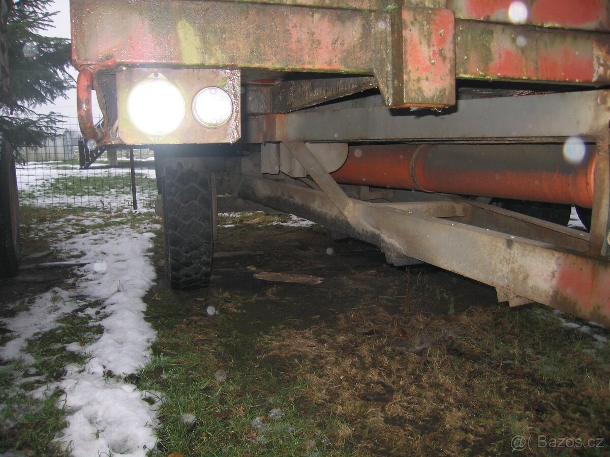 Traktorový sklapěcí návěs, Pilinák - 6