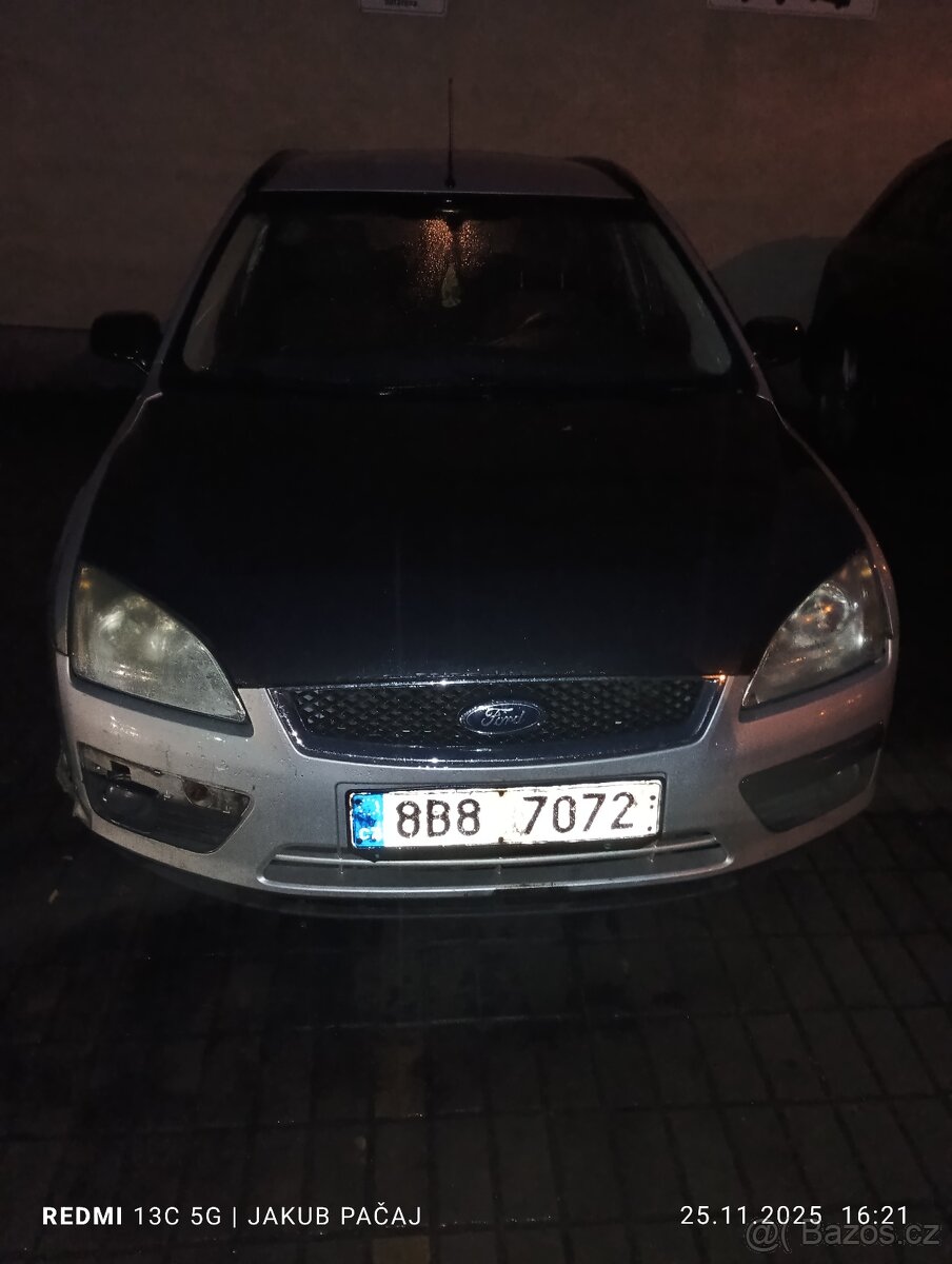 Ford Focus 1 6 nafta rok výroby 2005 - 6