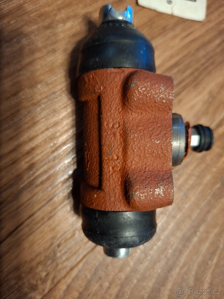 Brzdove valecky, prasátka Škoda 1000mb, 105, 120 - 6