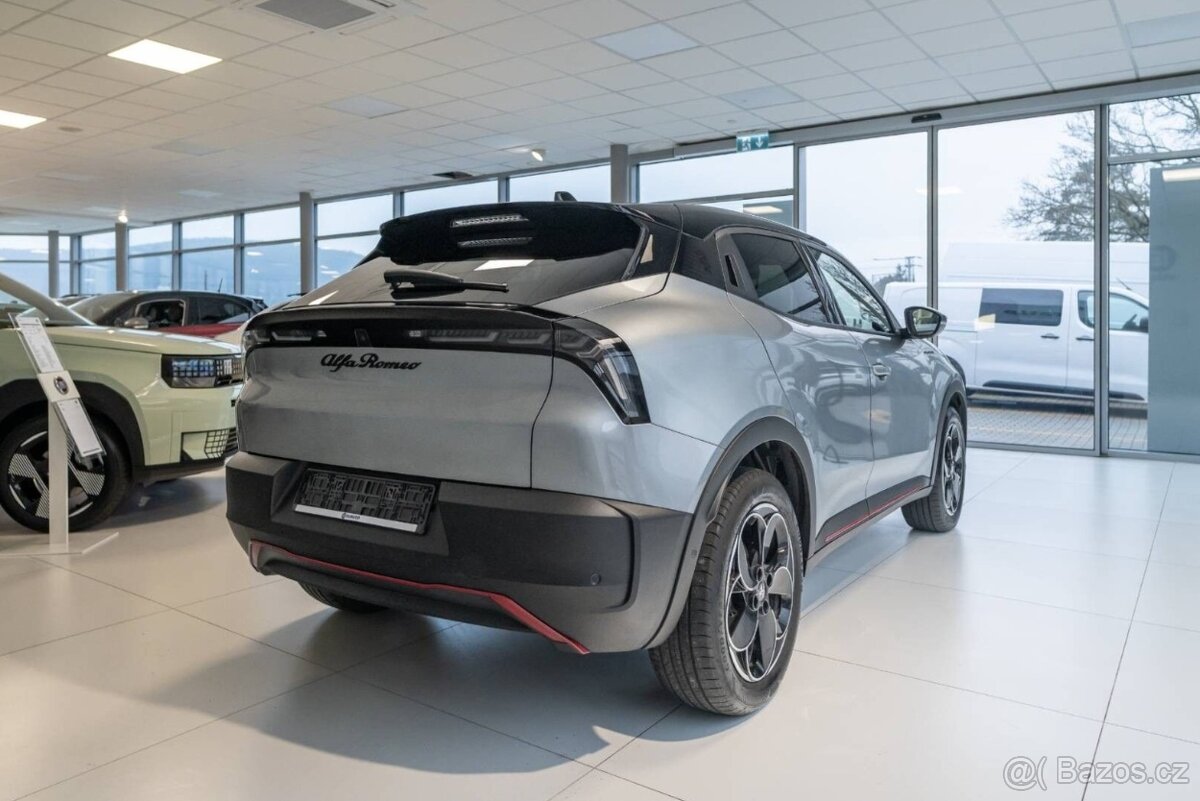 Alfa Romeo Junior Speciale 54kWh - 6