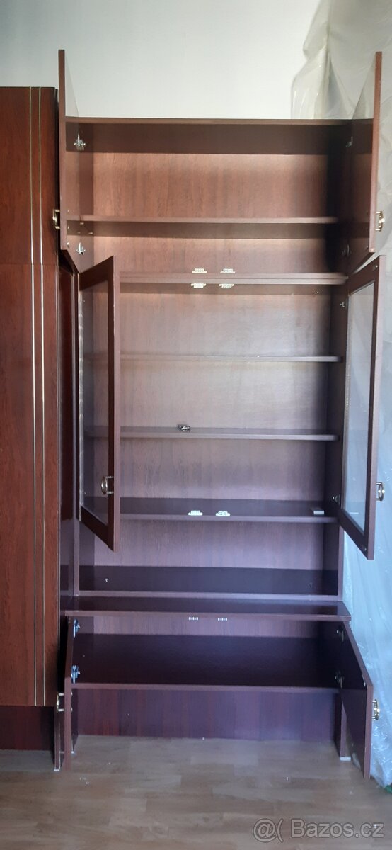 Obývací stěna (foto hází lesk- nepoškozená) - 6