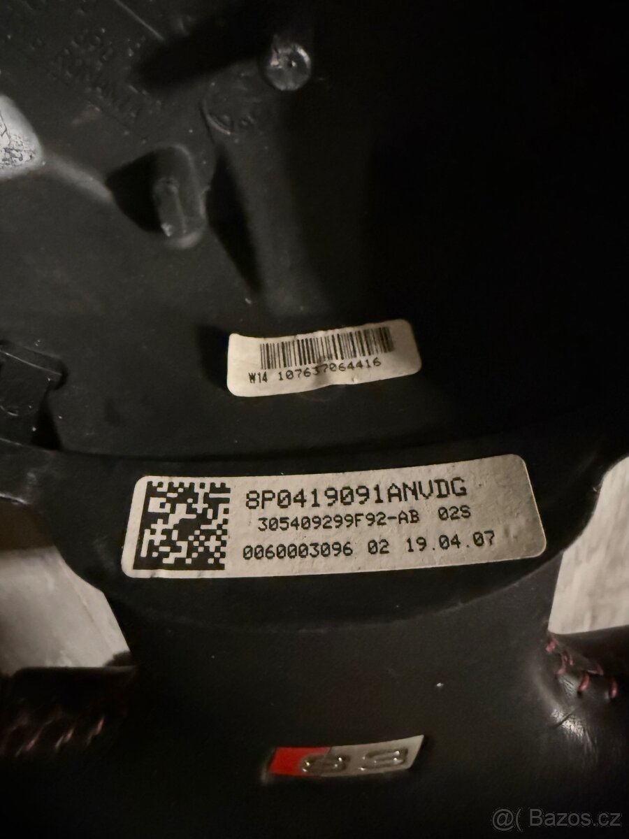 Tříramenný kožený volant Audi S3 8P - 6