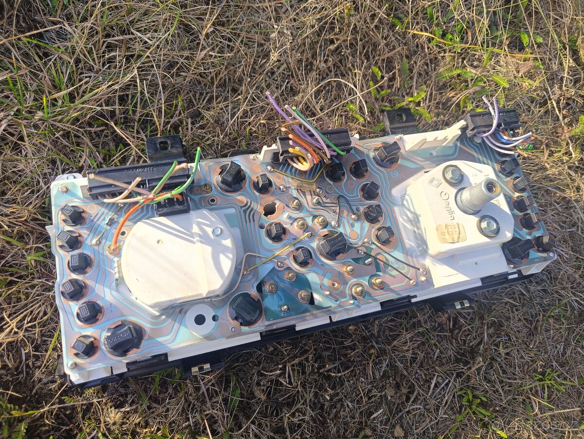 Renault Clio MK1. Tachometr s otáčkoměrem - 6