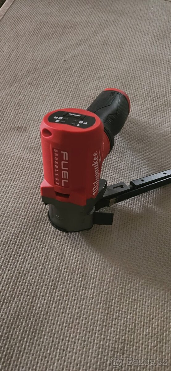 Milwaukee M12 FBFL13 pásovou brusku - 6