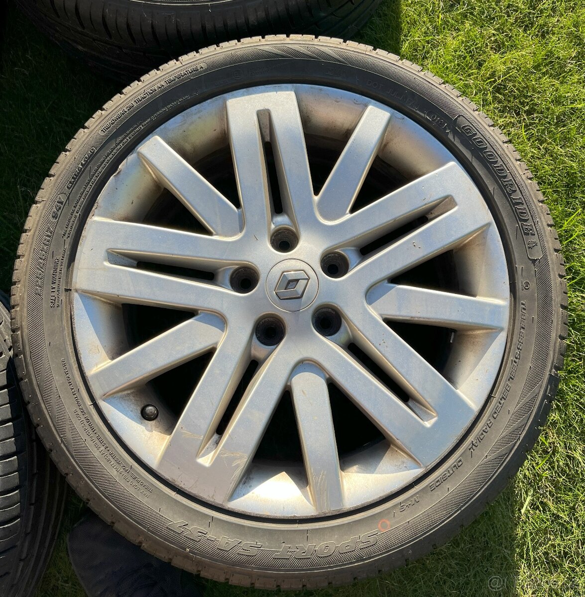 ALU KOLA R17 5x108 , Orig. Renault , Pneu 6mm 225/45/R17 - 6