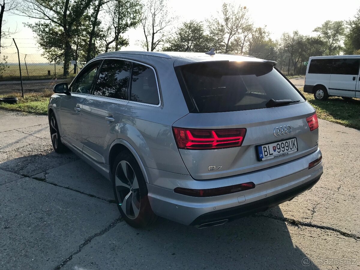 AUDI Q7 S-Line - 6