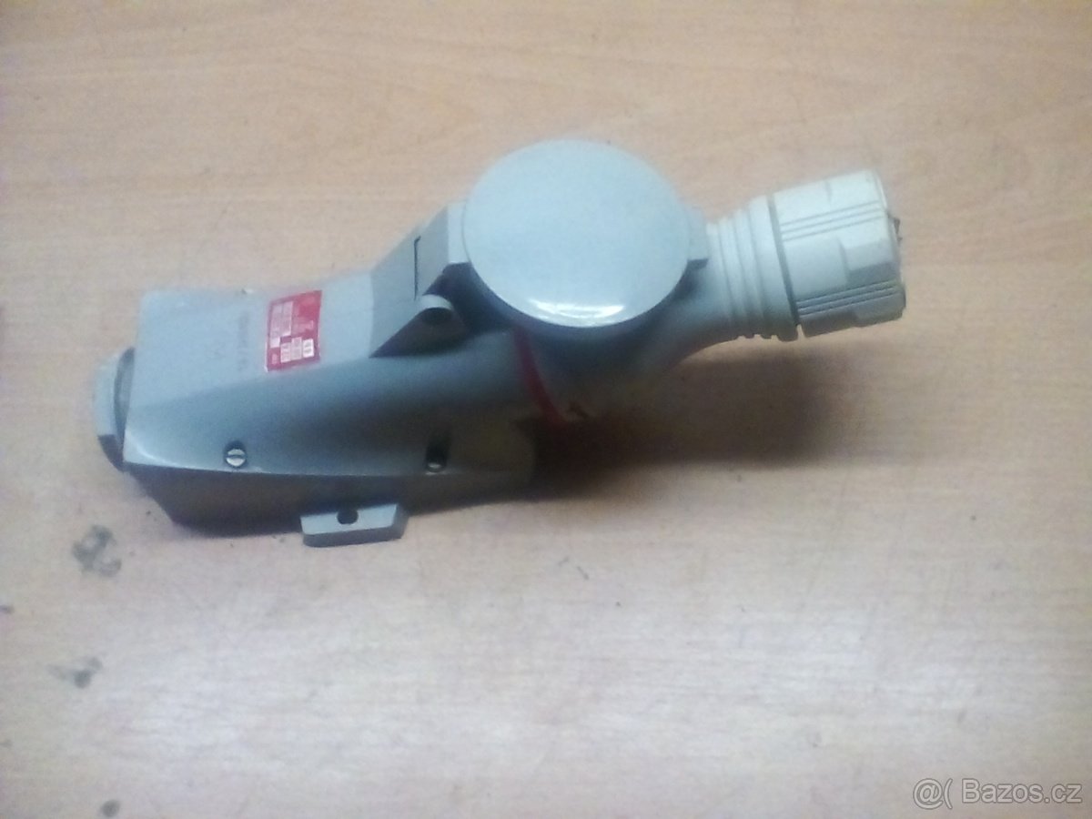Zasuvka 380V - 6