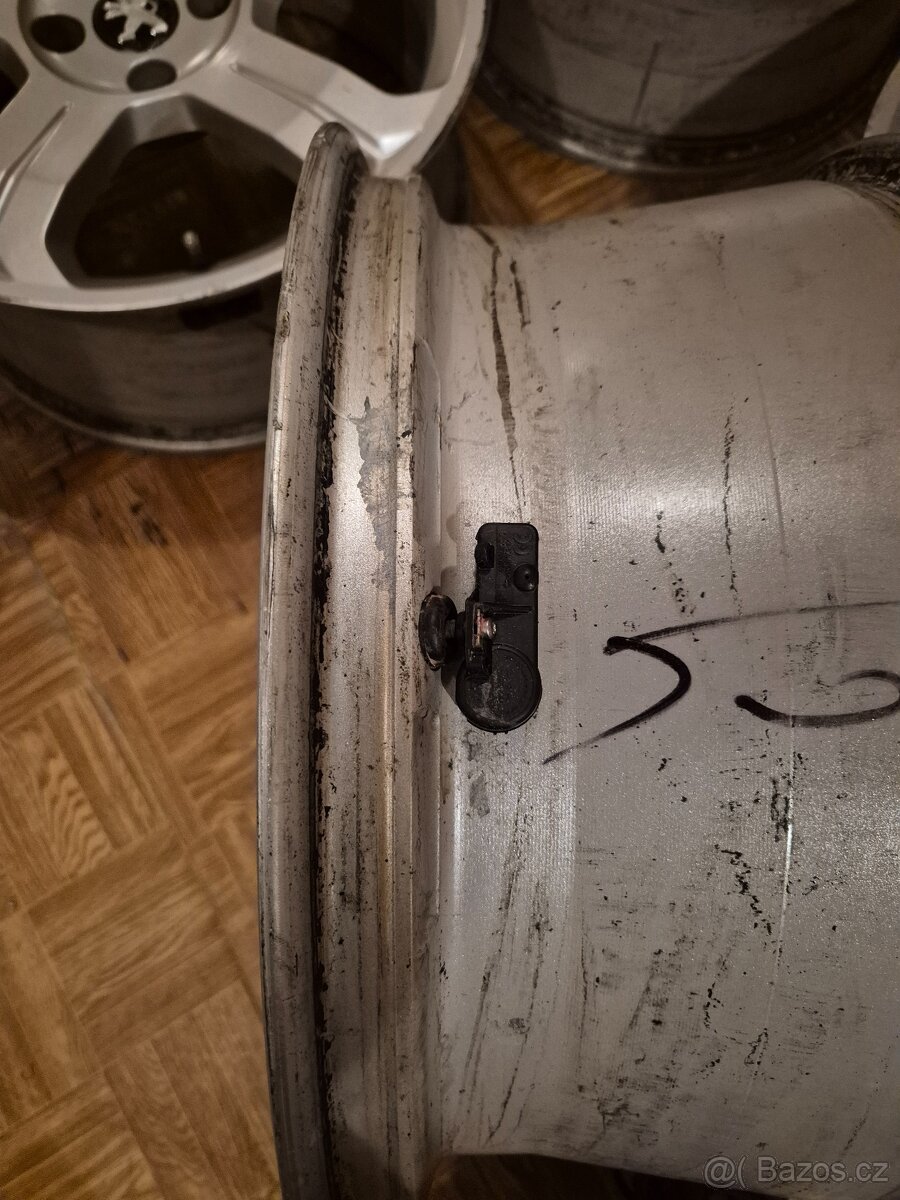 Predam 4 hliníkové kolá Original peugeot 308 lincanbur 4x108 - 6