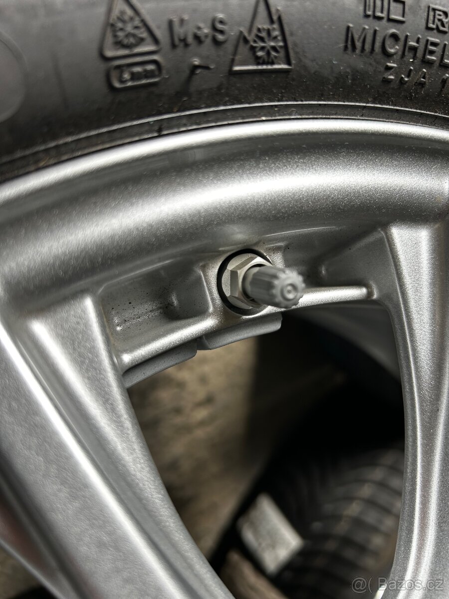 Mercedes C-Class, W205, 205/60/16 zimní sada - 6