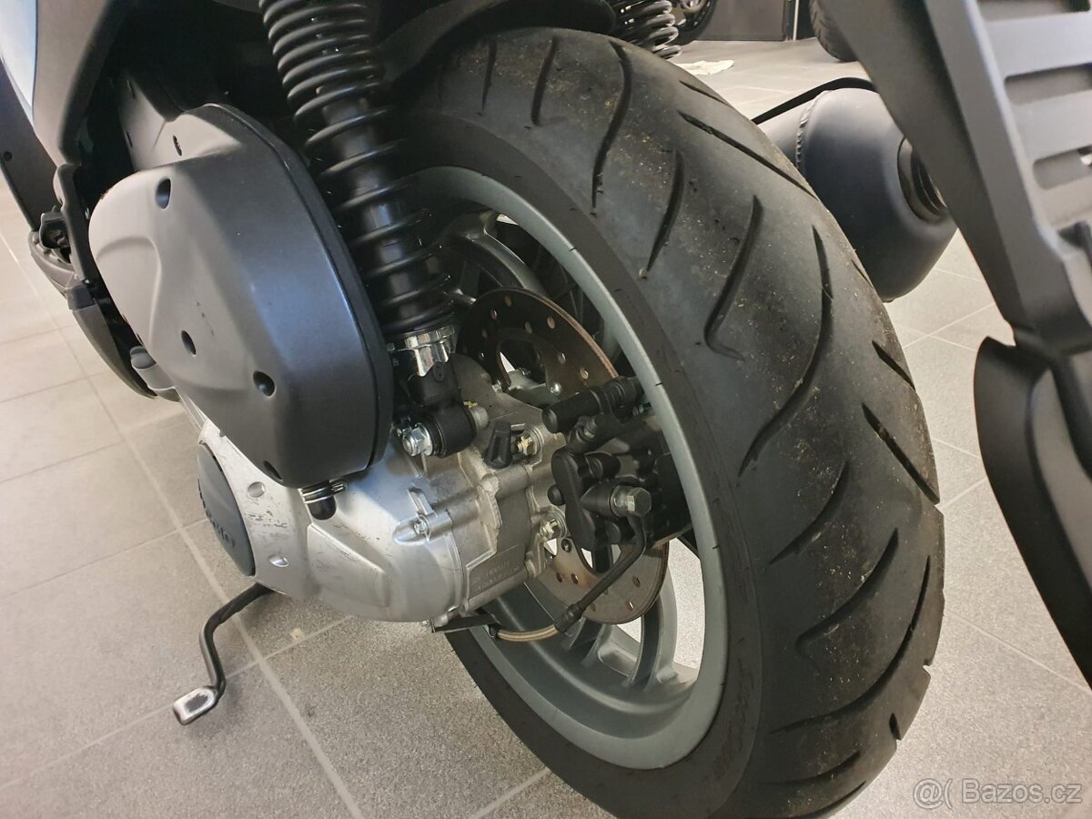 Piaggio Carnaby 200 - 6