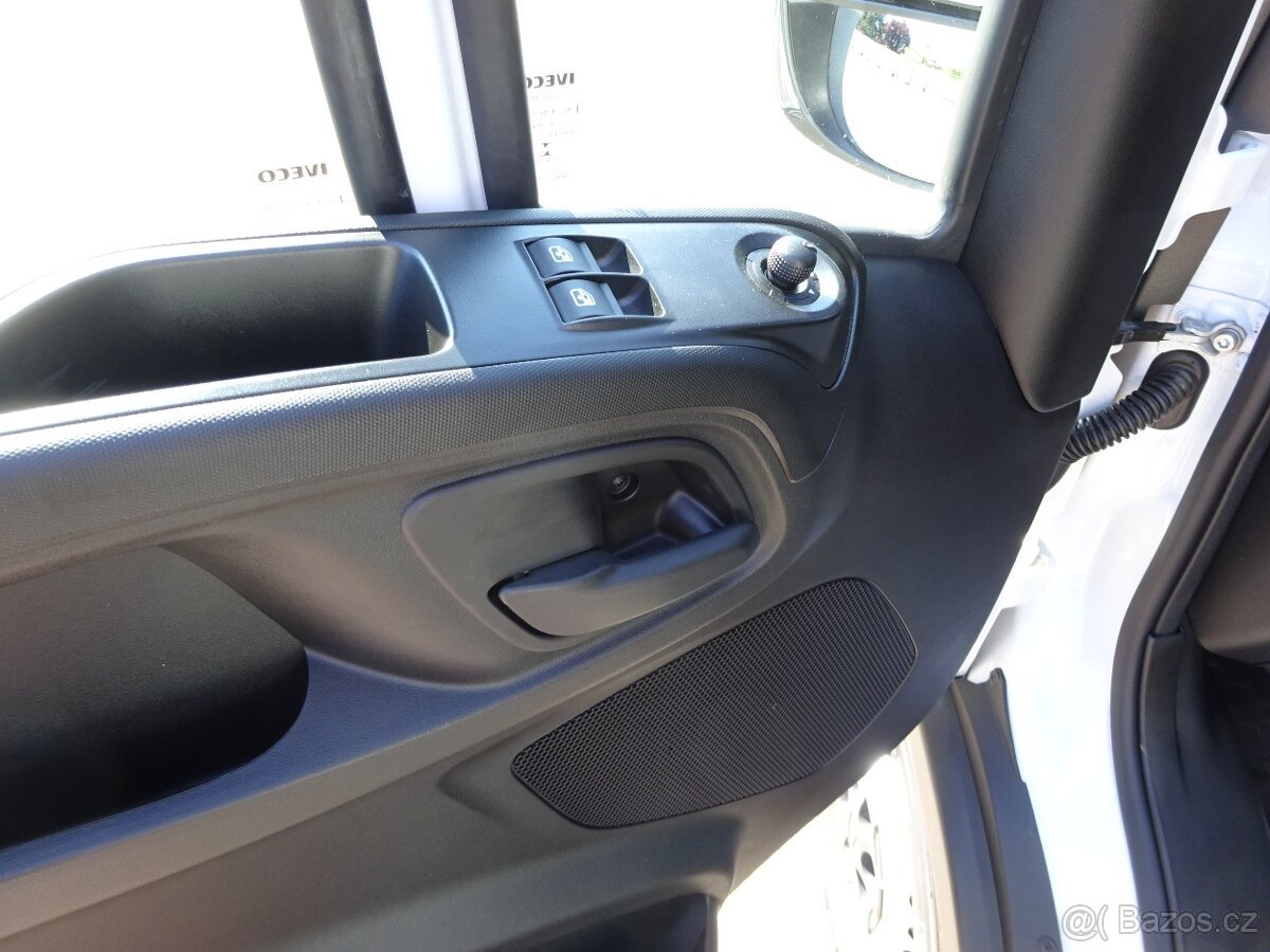 Iveco Daily 35 SI sklápěč r.v.2021 Provoz2024 (DPH) 7 Míst - 6
