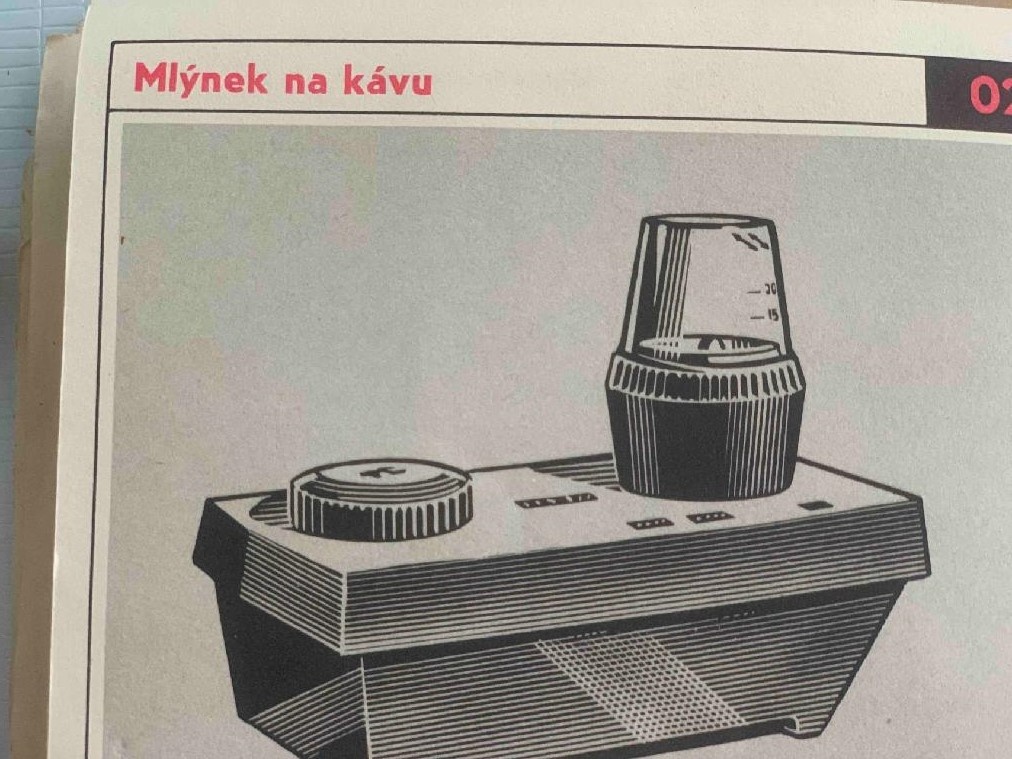 Kuchyňský robot ve skříňce - 6