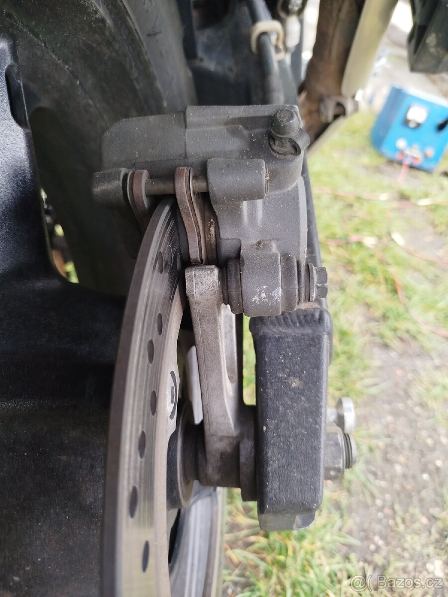 Suzuki v-strom 1000 - 6