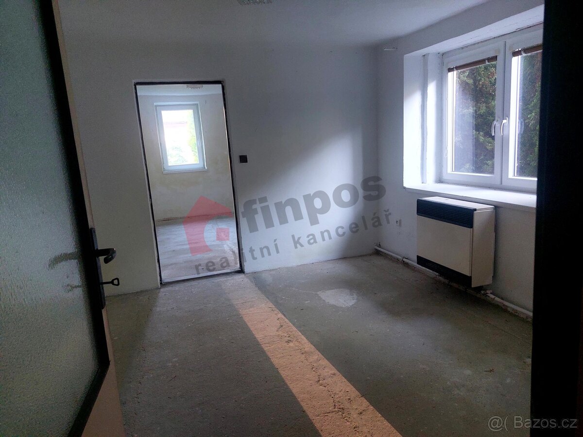 Prodej rodinného domu v Žádovicích ke kompletní rekonstrukci - 6