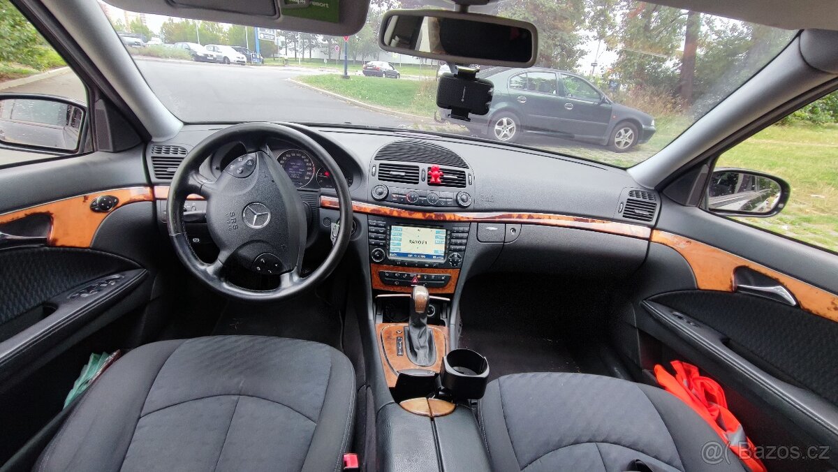 Mercedes w211 e220 - 6