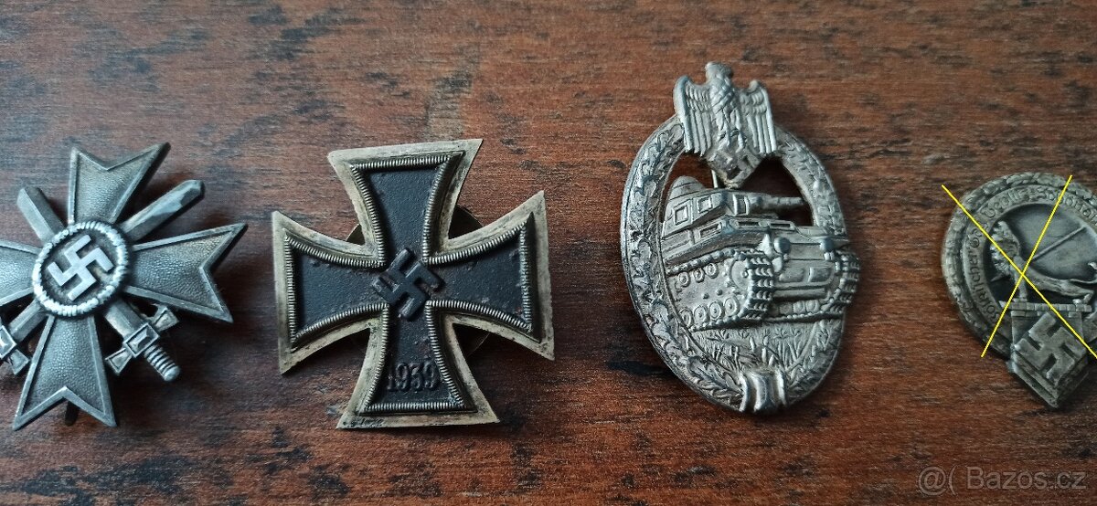 Medaile, vyznamenání, odznaky. - 6