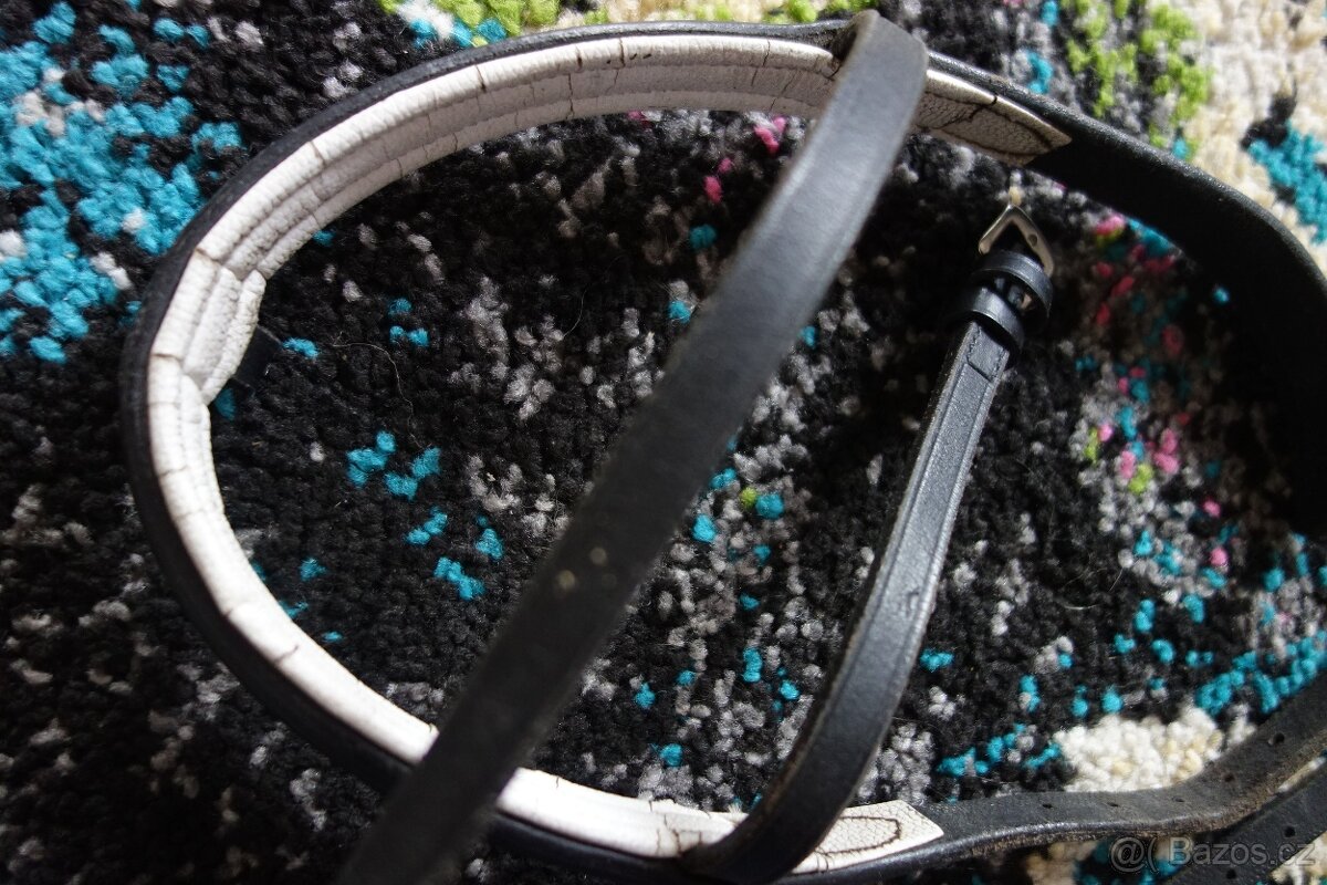 Úklid sedlovny - věci na koně - 6