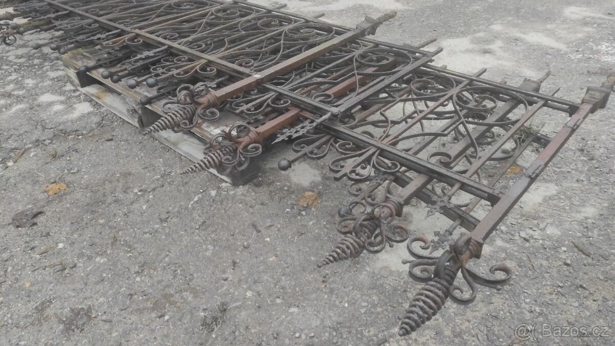 Starý železný plot, plotové dílce, 12bm - 6