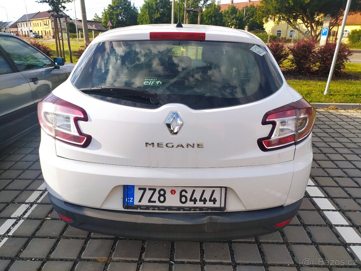 Renault Megane 1.6i LPG kombi benzín plyn 2015 - 6