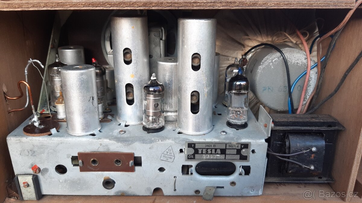 Elektronkové bateriové rádio TESLA 3101B - 6