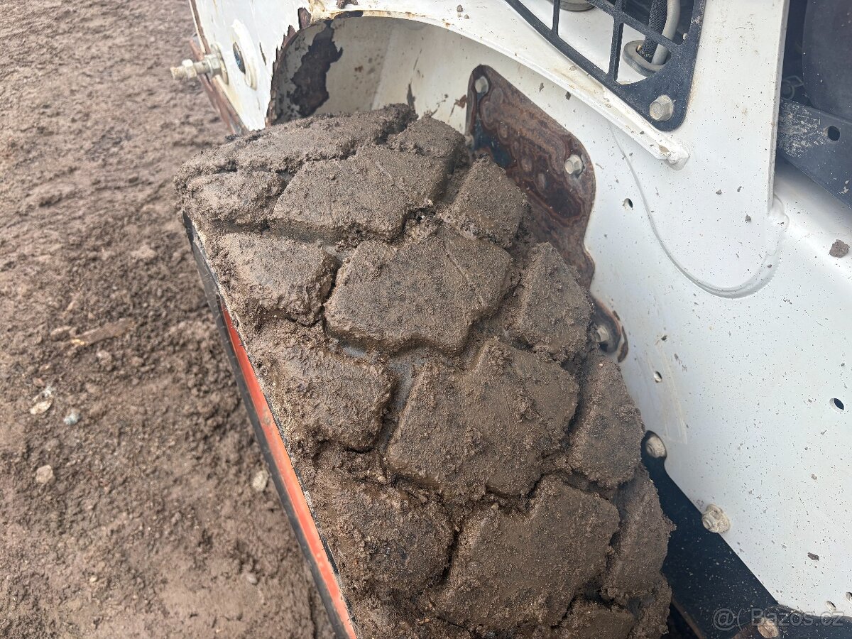 Bobcat S570 nakladač - 6