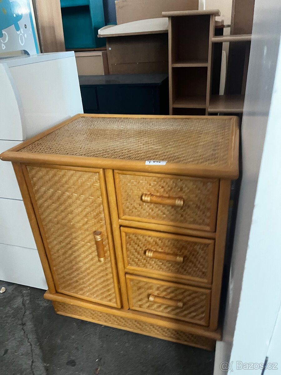 Komoda - 6