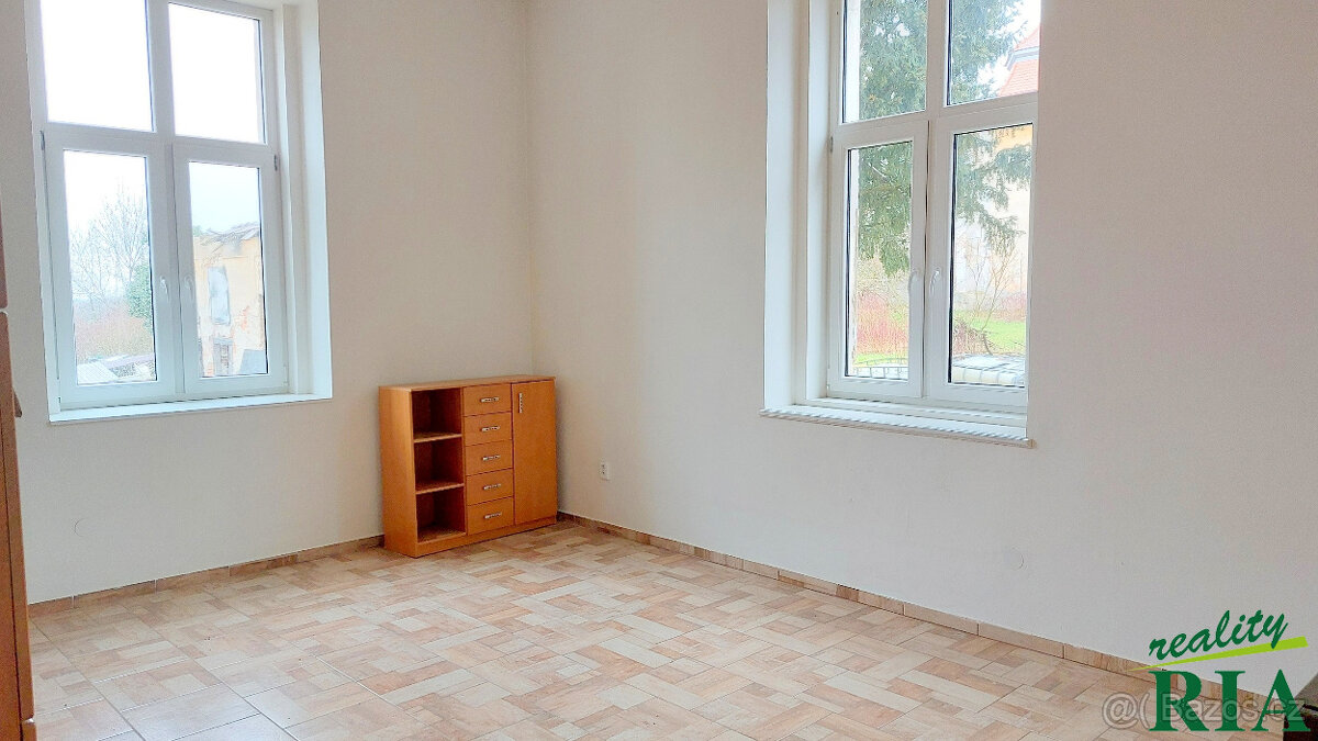 Hrubý Jeseník 8km od Nymburka byt 2+1, zahrada - 6