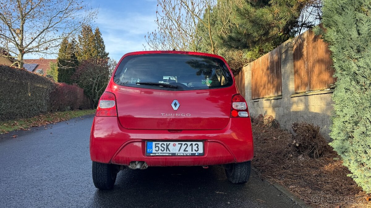 Renault Twingo 2011, 55kW, havarovaný - 6