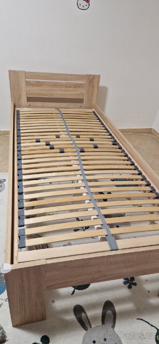 Prodám postel 90x200 s roštem. Cena 2500 kč - 6