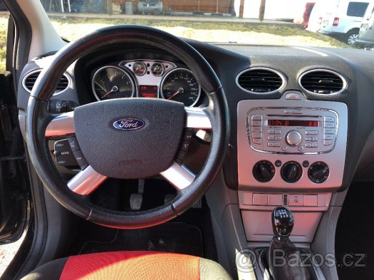 Ford Focus 1,6i 16V SPORT - 6