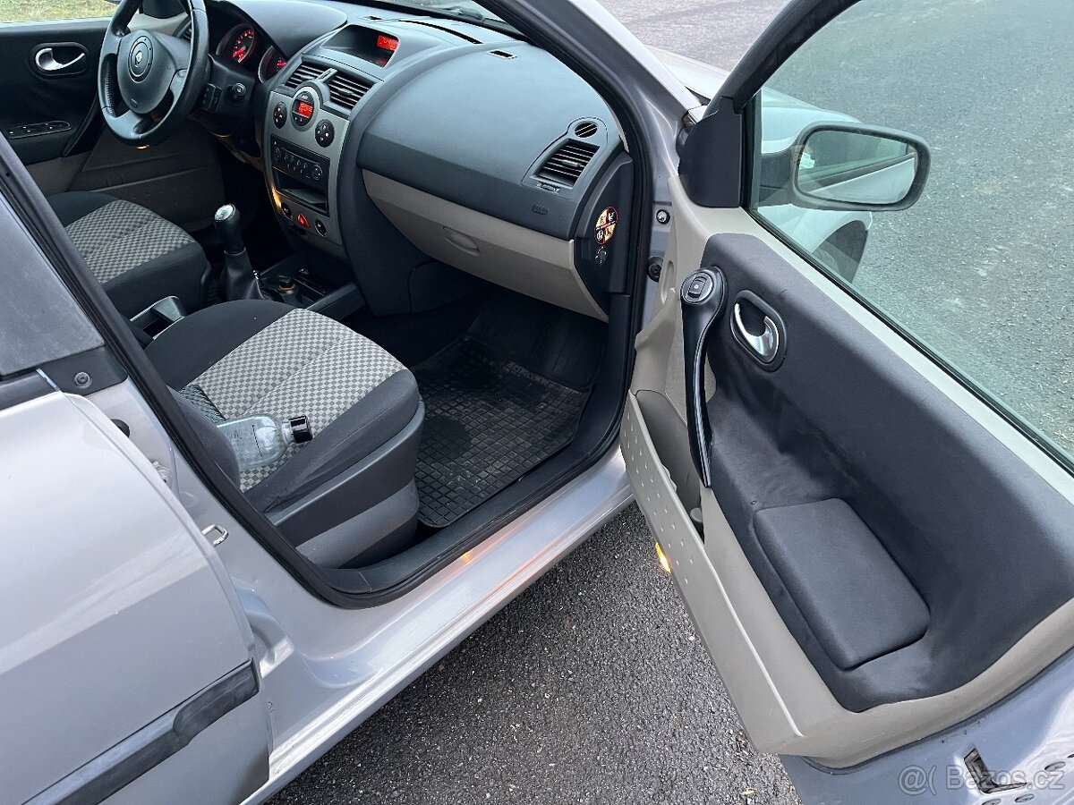 Renault Megane 2 1.6 83kw rv. 2003 - 6