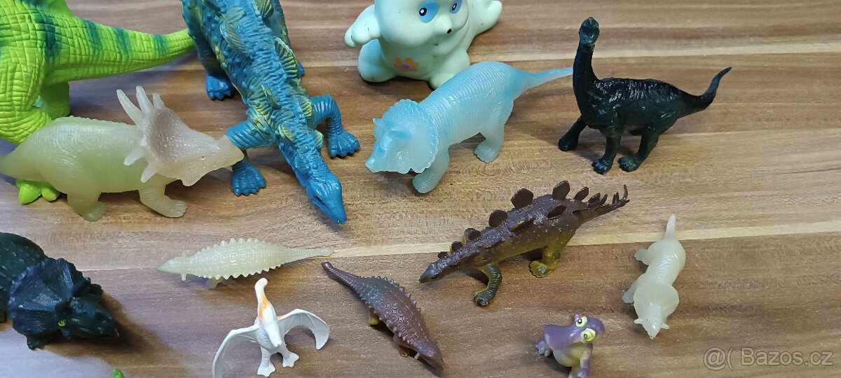 Dinosauři mix - 6
