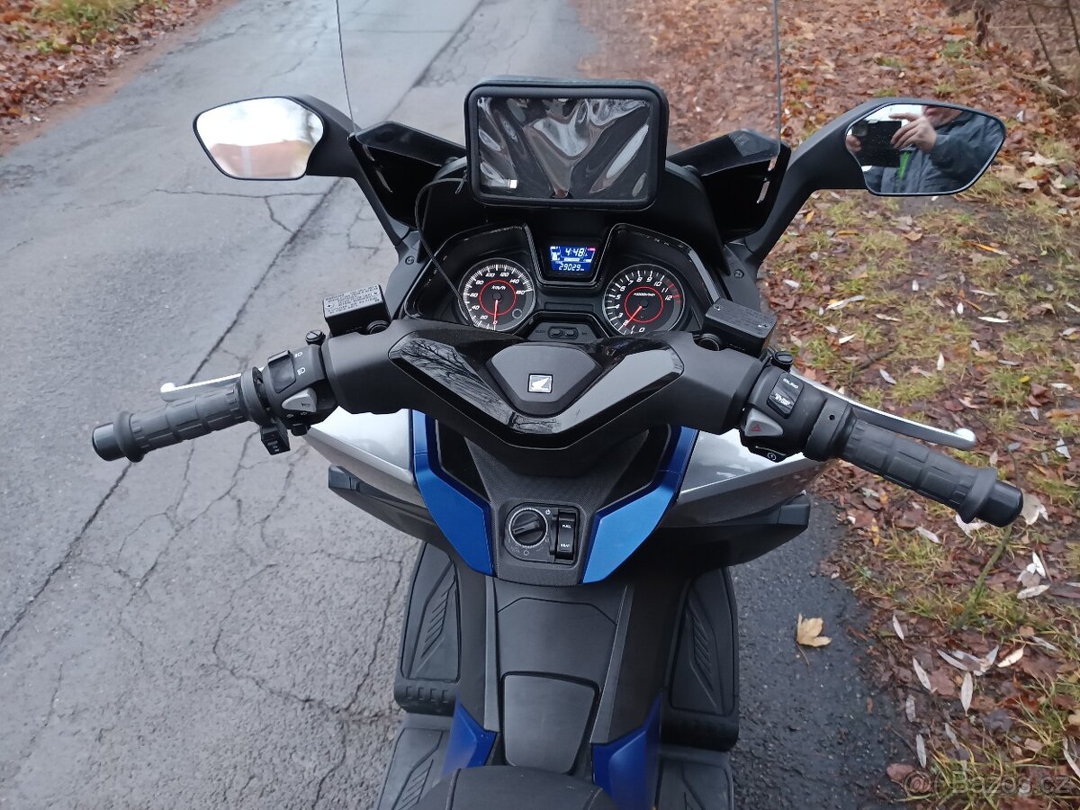 Prodám Honda Forza 125 rok 2018 - 6