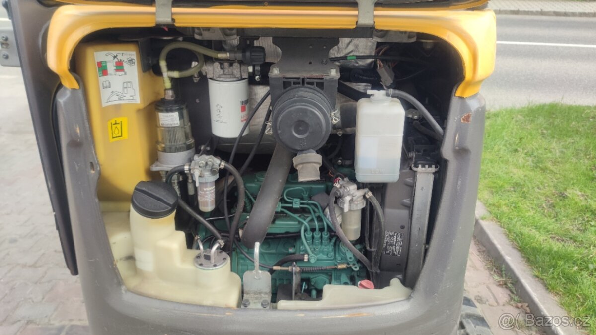 Pásový Minibagr Volvo EC18D - 6