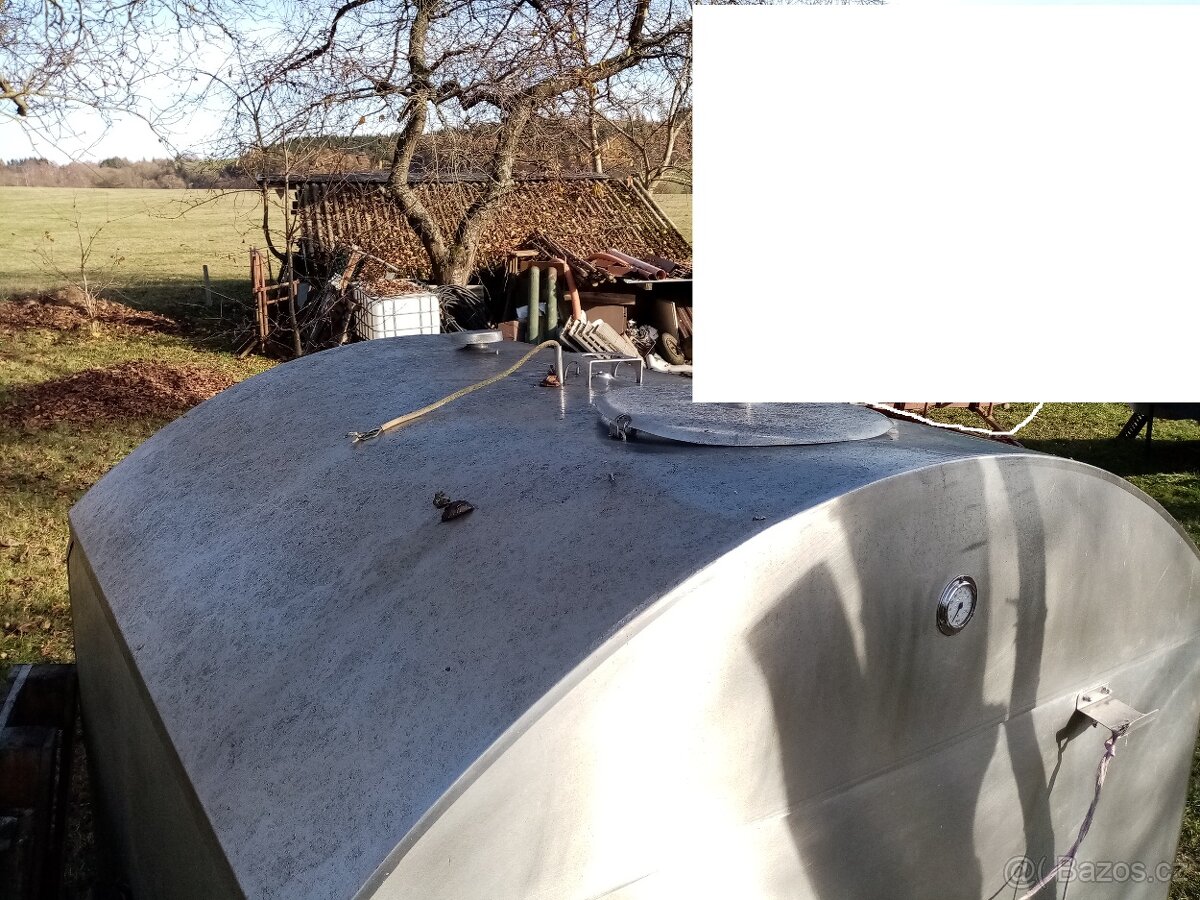 Dvouplášťová nerezová nádrž 2 000 litrů - 6