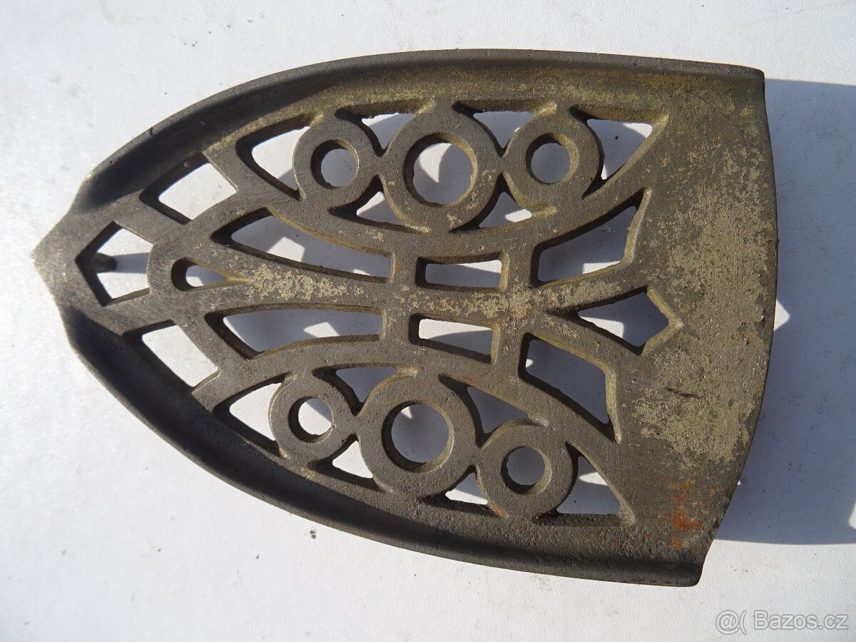 Staré podložky pod žehličky . - 6