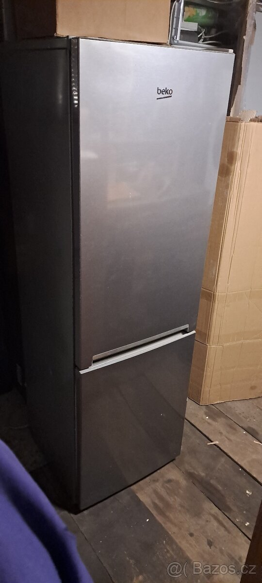 Lednice Beko na dily - 6