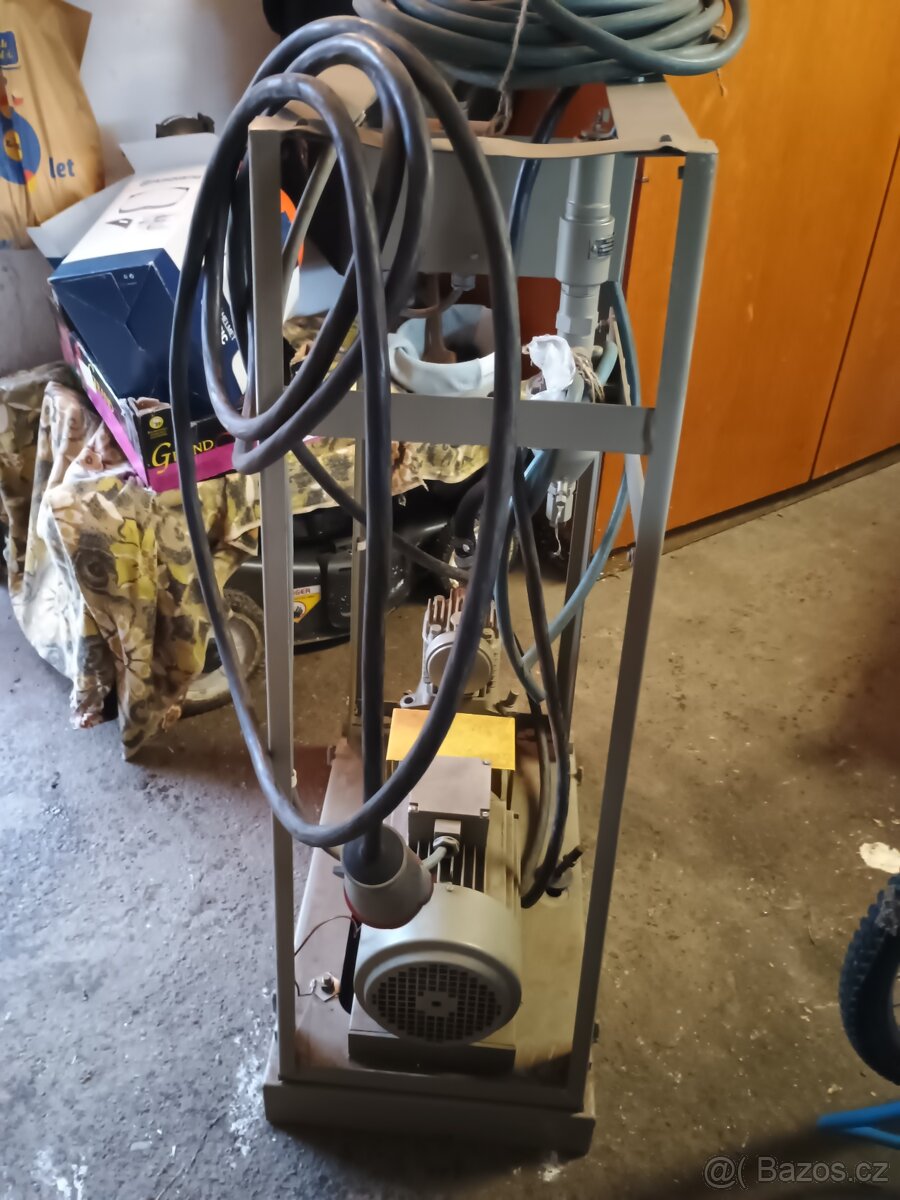 Kompresor z čerpací stanice - 6