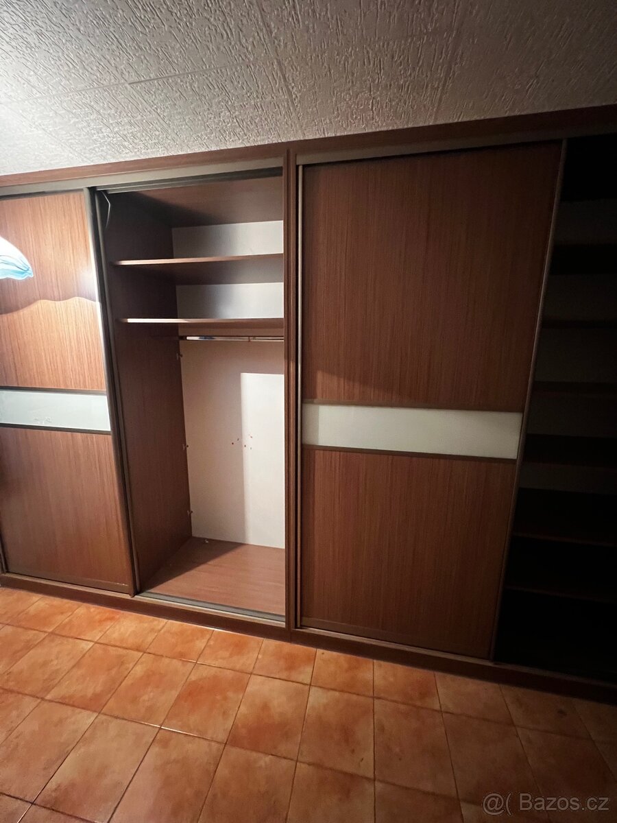 Šatní skříň - 6