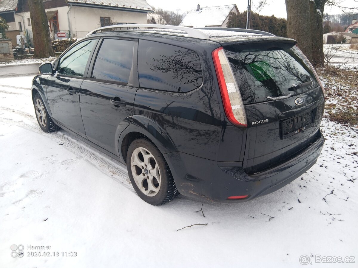 Ford Focus kombi 1.6 benzín 74 kW 2010 - 6