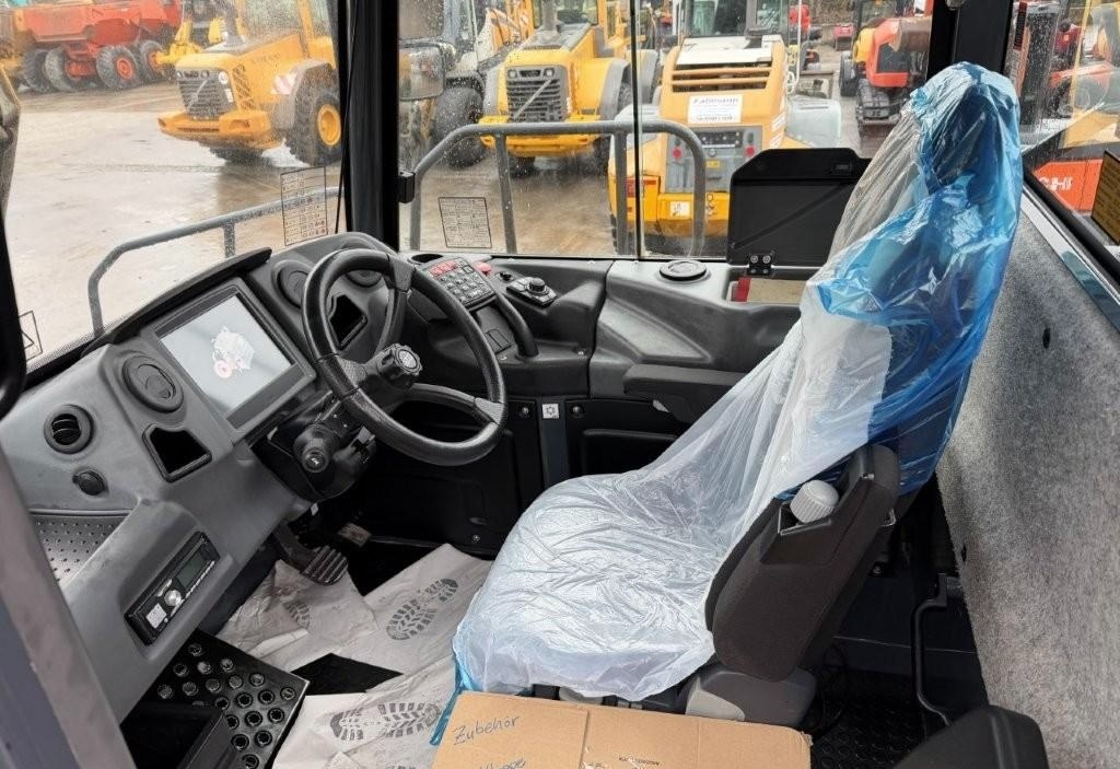 Kloubový dumper Bell B30E - 6