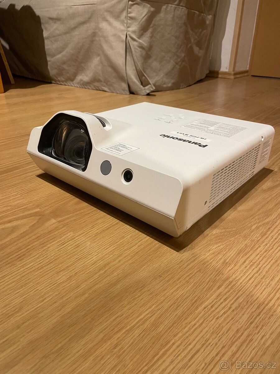 Nefunkční projektor panasonic PT-TW341RWXGA-na díly/opravu - 6