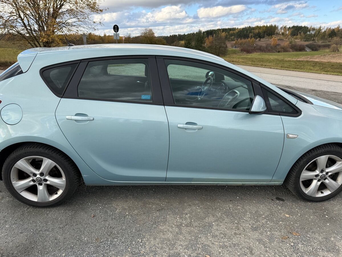 Opel Astra 1.6l + LPG, r.v. 2010 - 6