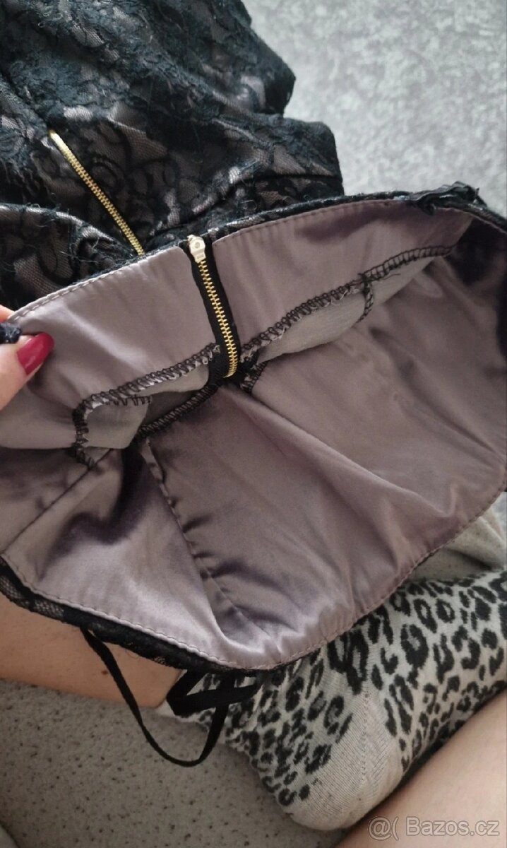 Černé krátké šaty - 6