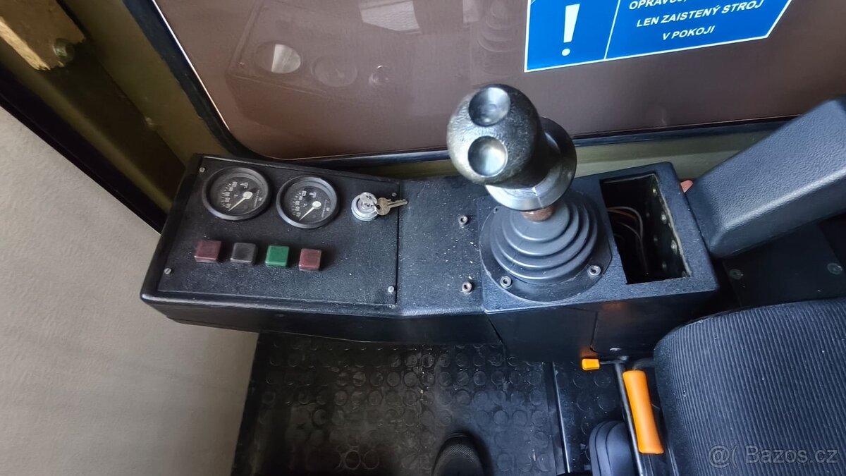 Kabina strojníka UDS - 6