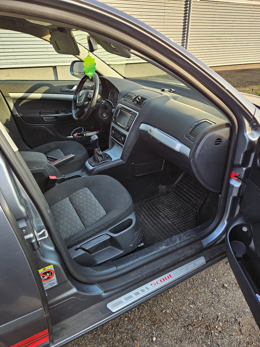 ŠKODA OCTAVIA SCOUT 2,0 TDI 103 Kw, 4x4 - 6