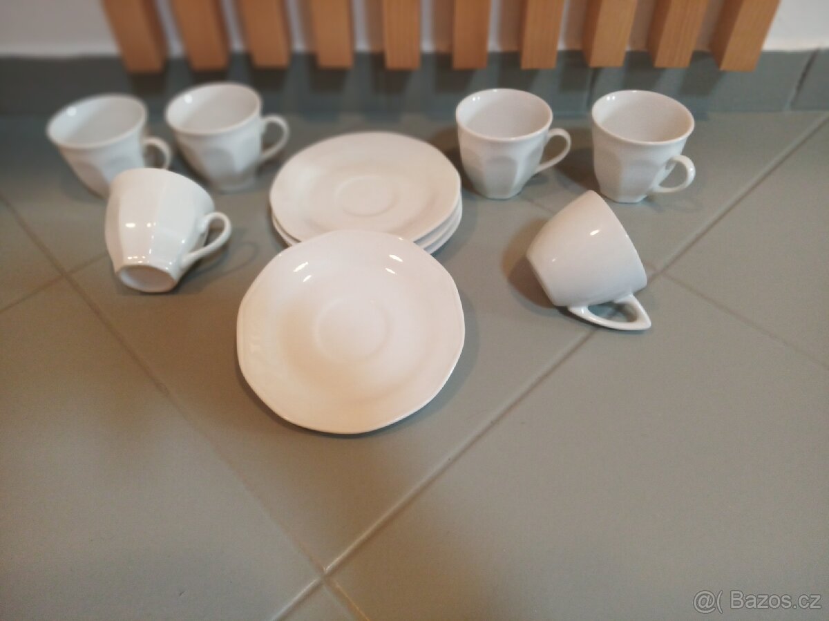 Sada bílého porcelánu na kávu - 6
