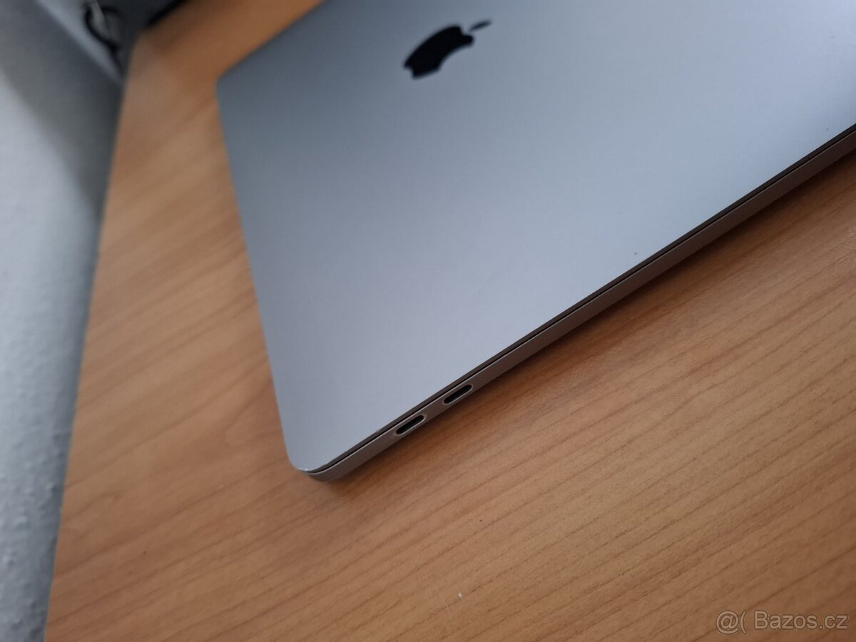 MacBook PRO 13 palců i7 8.Gen 16 RAM 512SSD v TOP stavu - 6